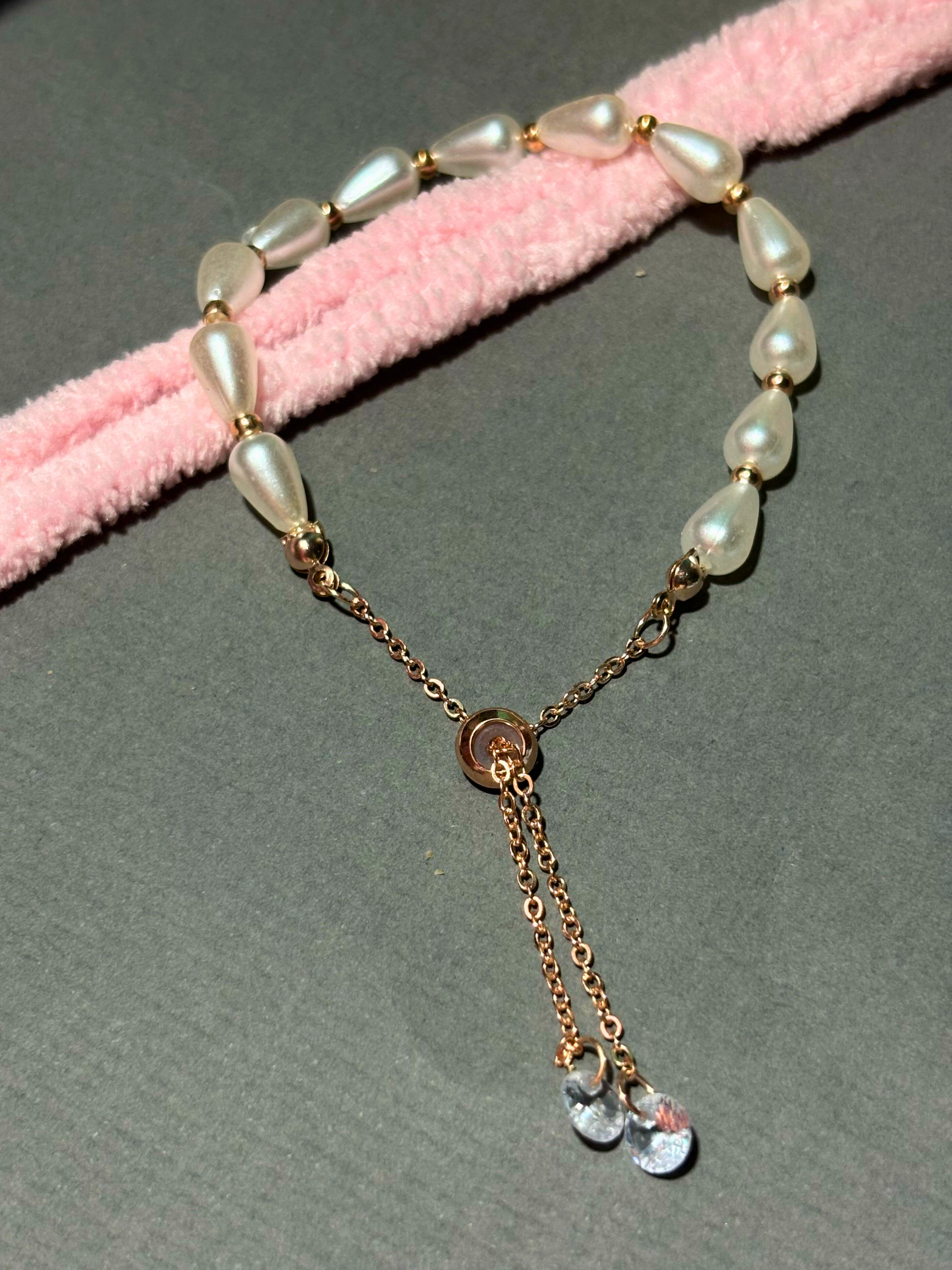 Dewdrop Pearl Bracelet Buyinby